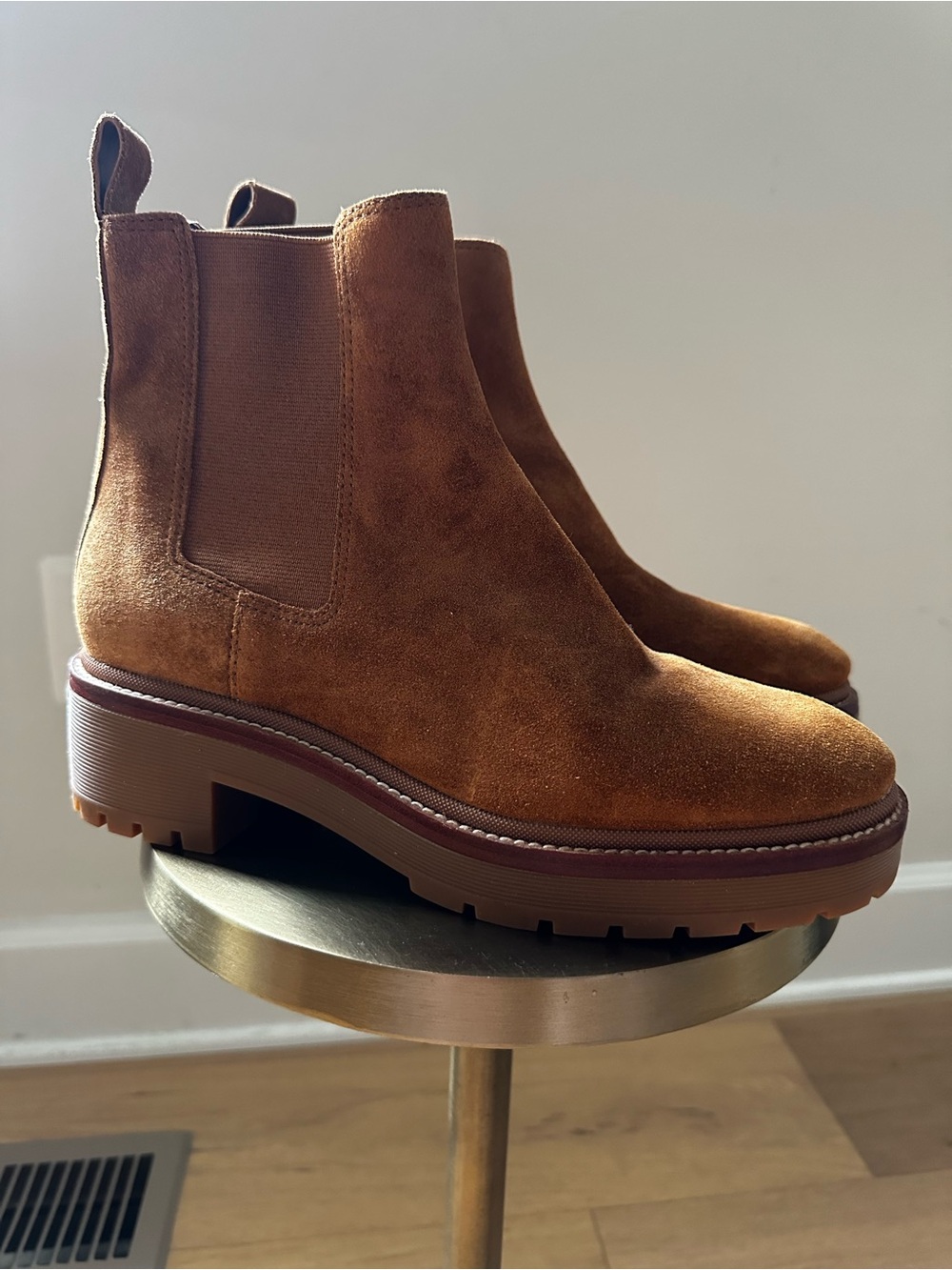Tory Burch Chelsea 50mm Lug Chestnut Suede Booties 8M (NWOT)